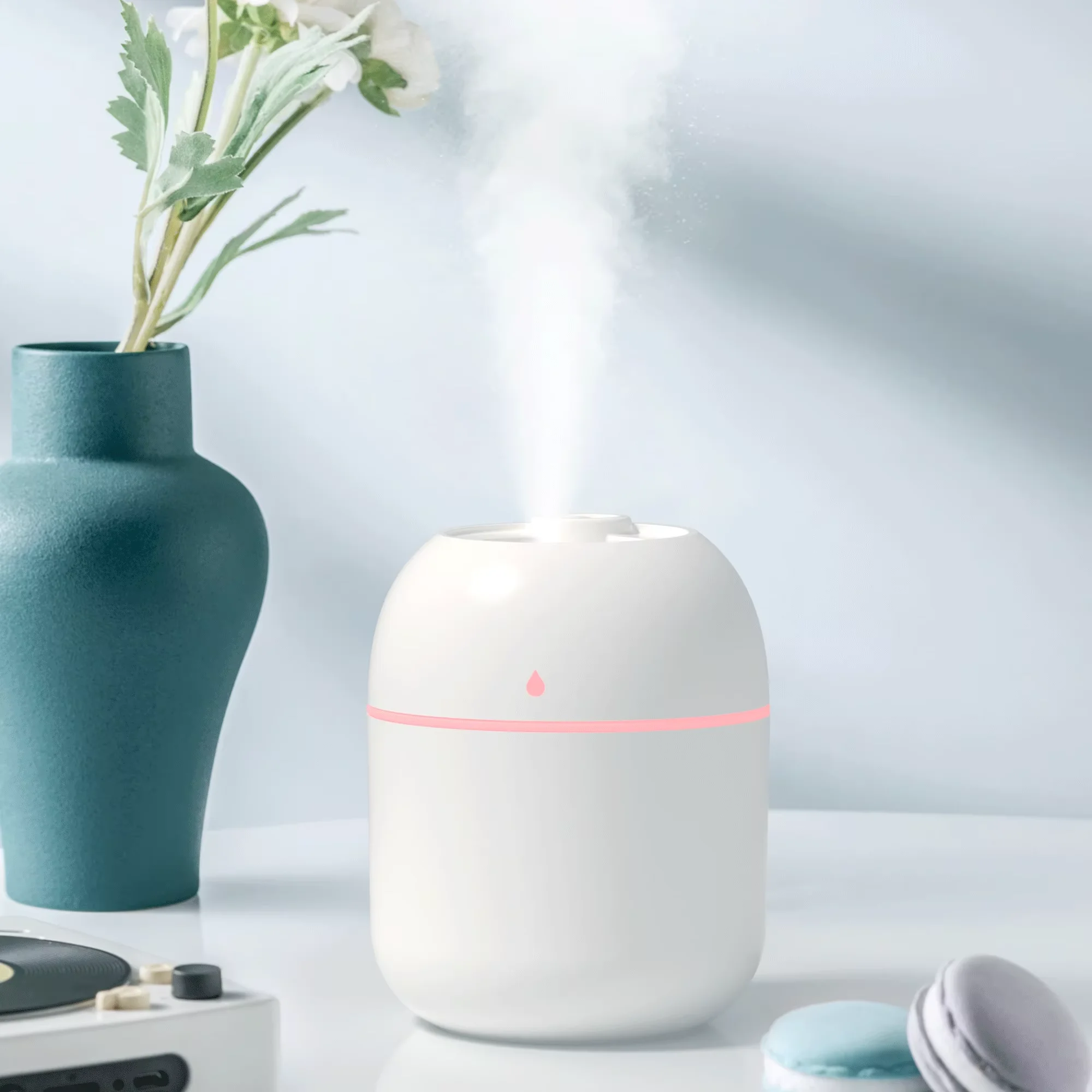 

Large Capacity 220ml Mini Portable Silent Mist Humidifier Bedroom USB Desktop Air Humidifier With Atmosphere Lamp