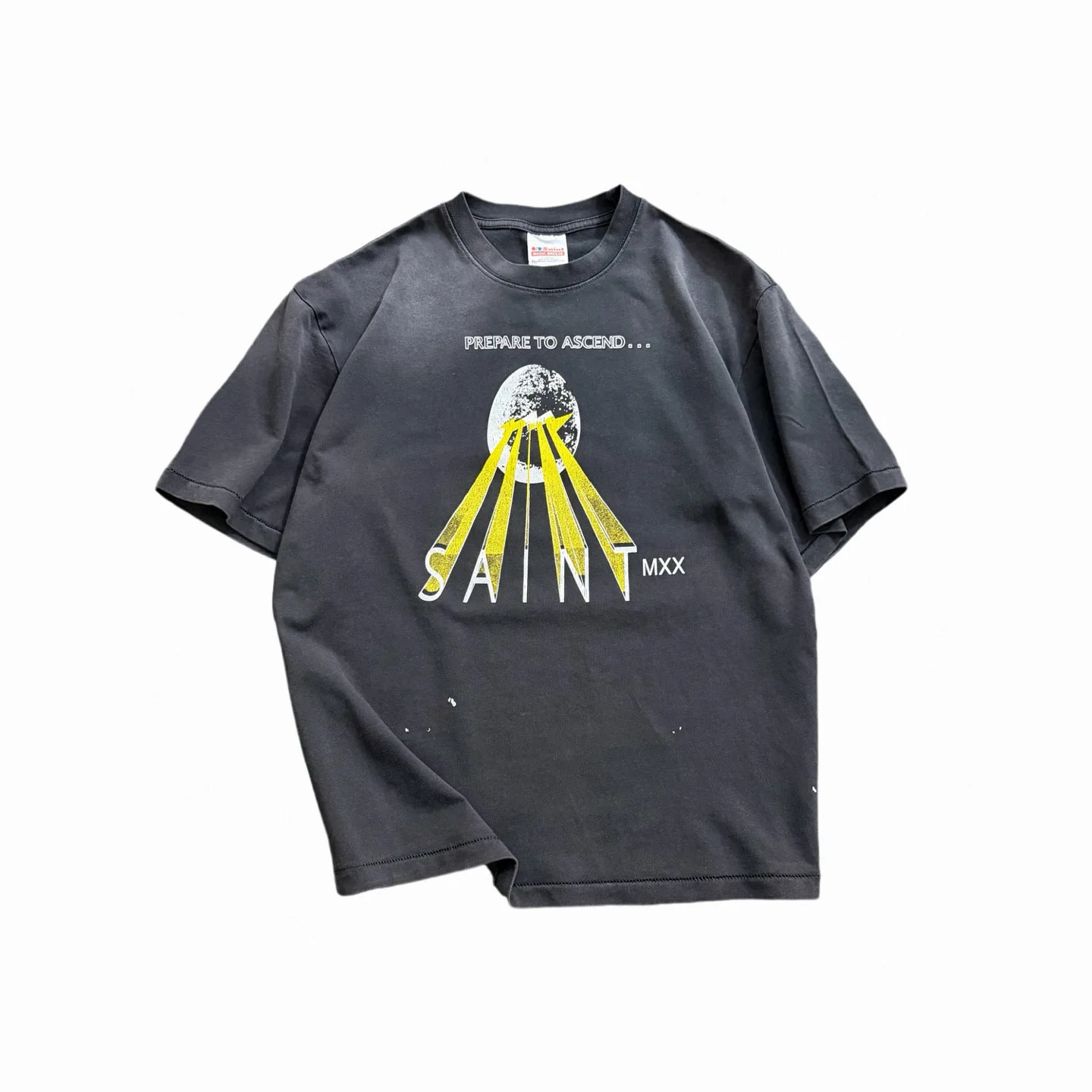 

SAINT Mxxxxxx 25SS Moon Landing Waed Distred ort Sve T-irt Casual Cotton round Ne Top for Youth Men And Women