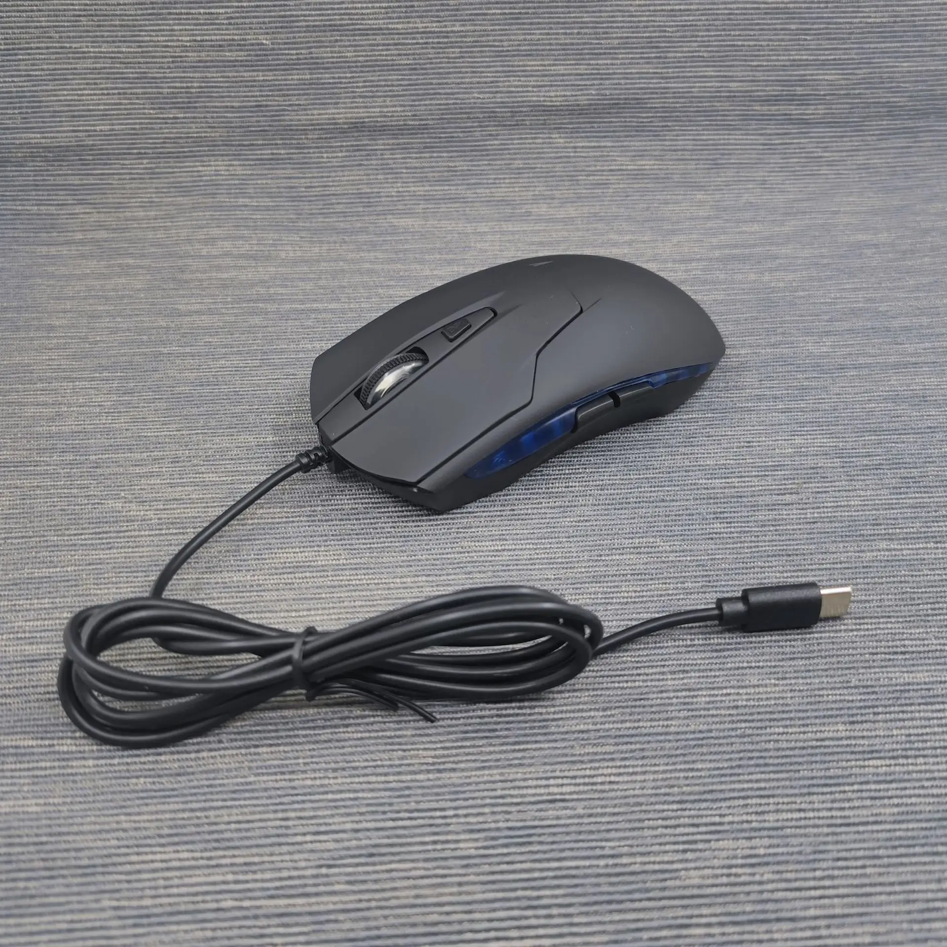 Mouse cablato tipo C 2400 DPI Retroilluminazione blu Gaming Mause Mouse da ufficio ottico ergonomico leggero muto per PC portatile Mac Windows