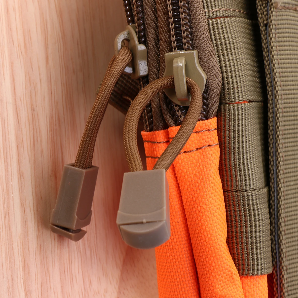 

Waterproof Waist Pack Lightweight Durable High-Density Fabric Military Sling Pack With Earbuds Hole Belt Bag For Running Travel
