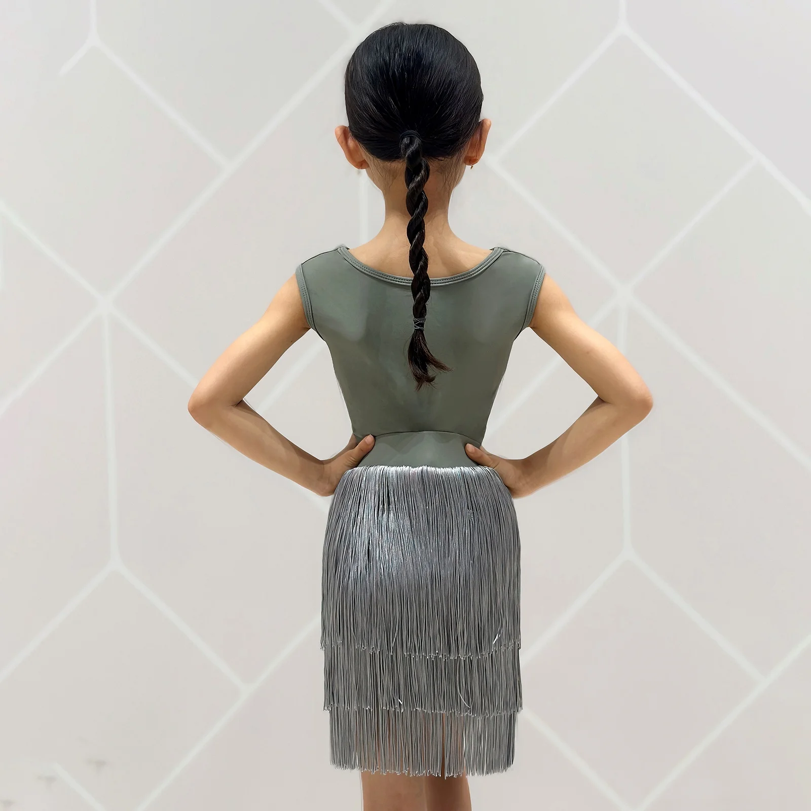 Girls Latin Dance Dress Performance Costumes V-neck Tops Tassels Skirts Samba Dance Practice Clothes Competition Wear DQL10809