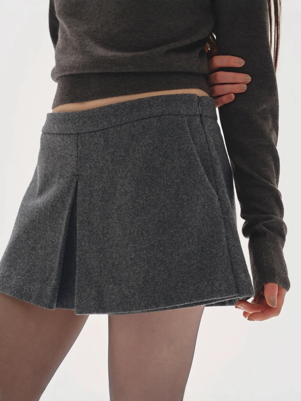 

Модные шорты в японском стиле с высокой талией, широкие, струящиеся, стройнящие, повседневные, свободного кроя, минималистичные кюлоты