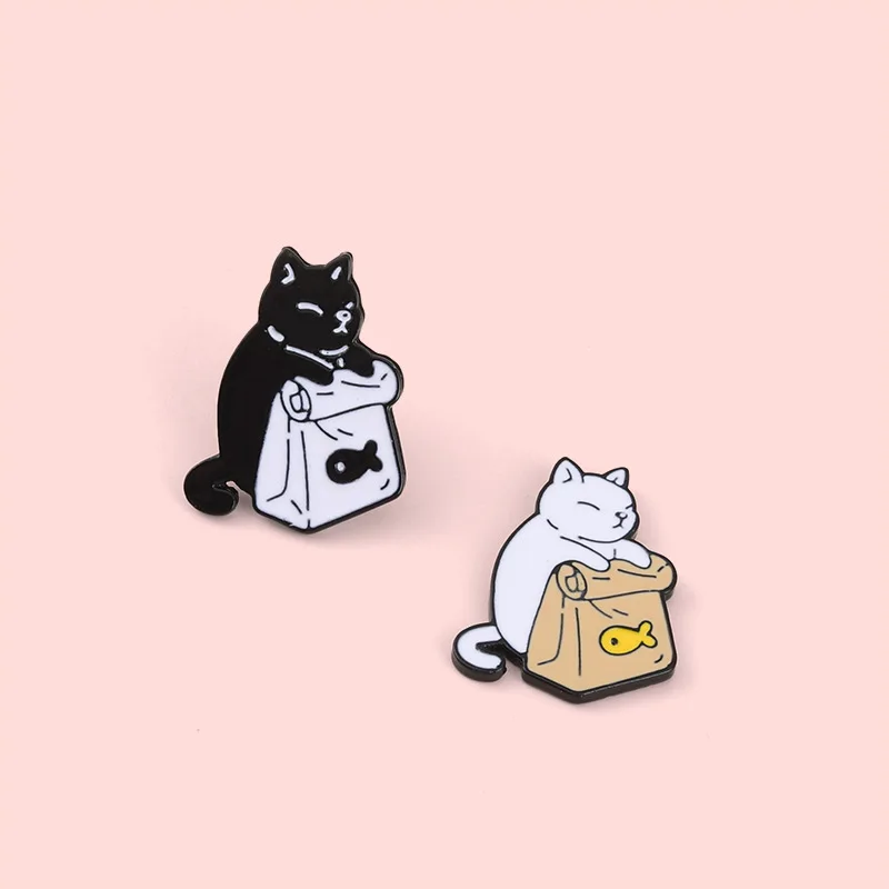 1pcs Cartoon Animal Brooch Black and White Cat Dried Fish Shape Painted Badge Versatile Clothing and Bag Decoration Brooch image 2