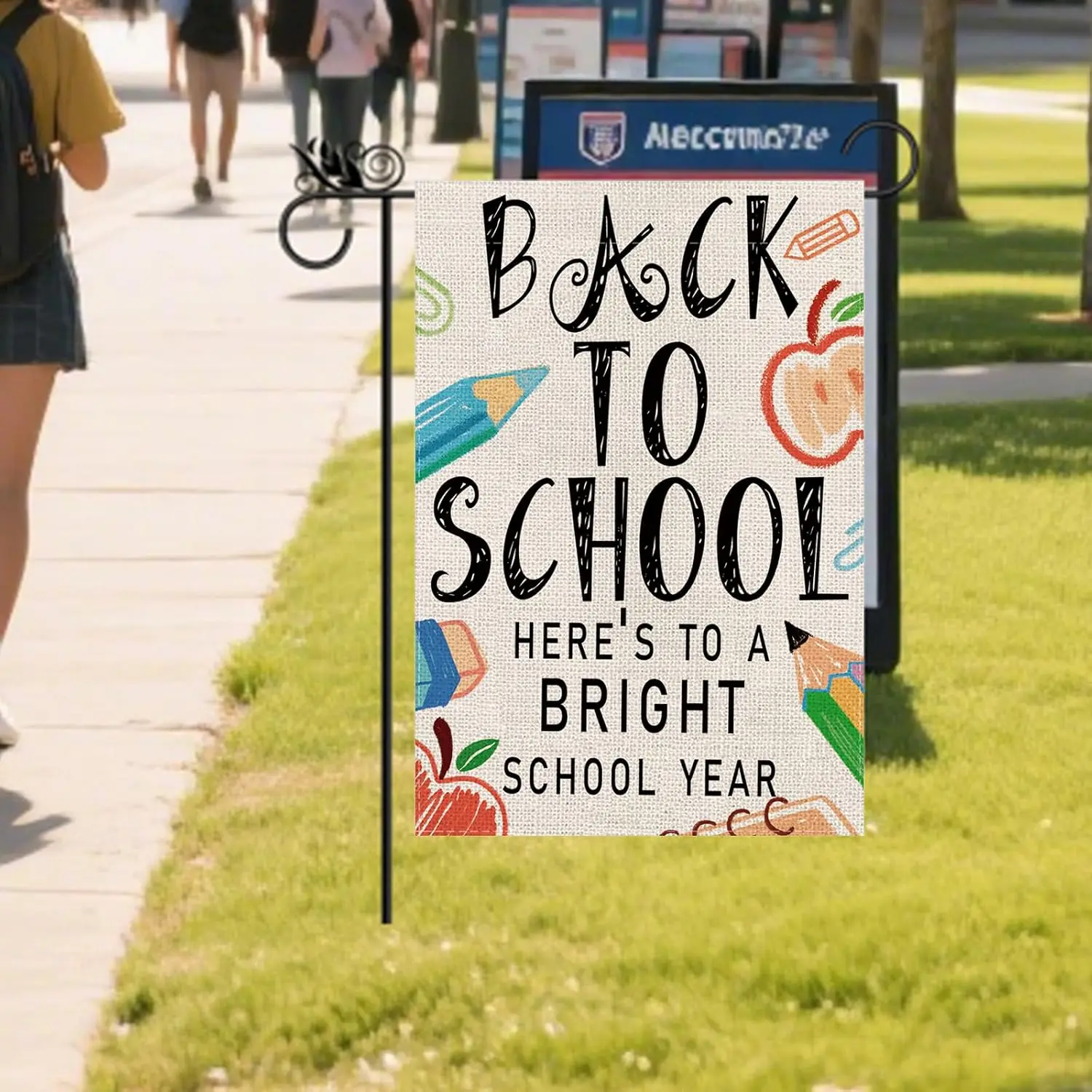 Happy Back to School Garden Flag Here's To A Bright School Year Burlap Vertical Double Sided Flags for Schoolyard Lawn O uui
