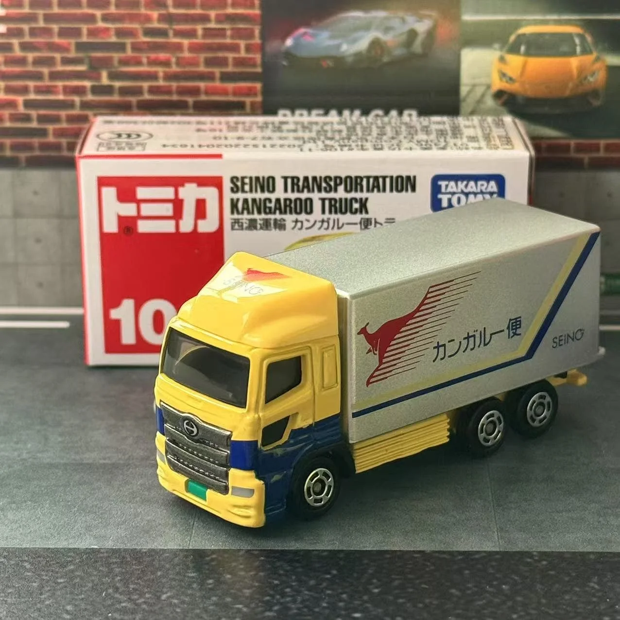 Takara Tomy Tomica Coche de aleación No. 106 Seino transporte canguro camión vehículo Diecast Metal modo colección exhibición niño juguete para regalo