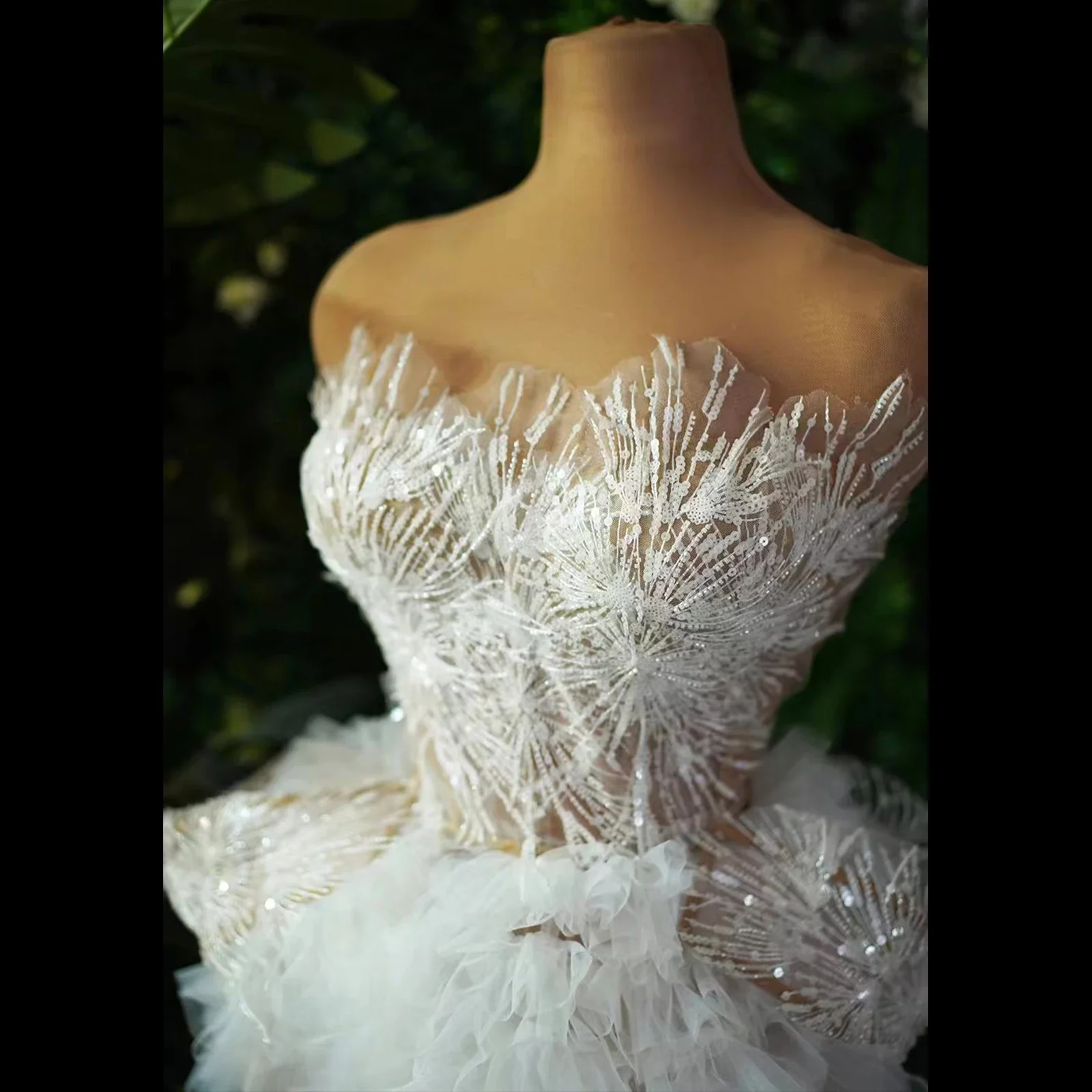 

Sexy white sequin backless 2 piece puffy backless short skirt stage costume queen drag dress nightclub birthday party outfit