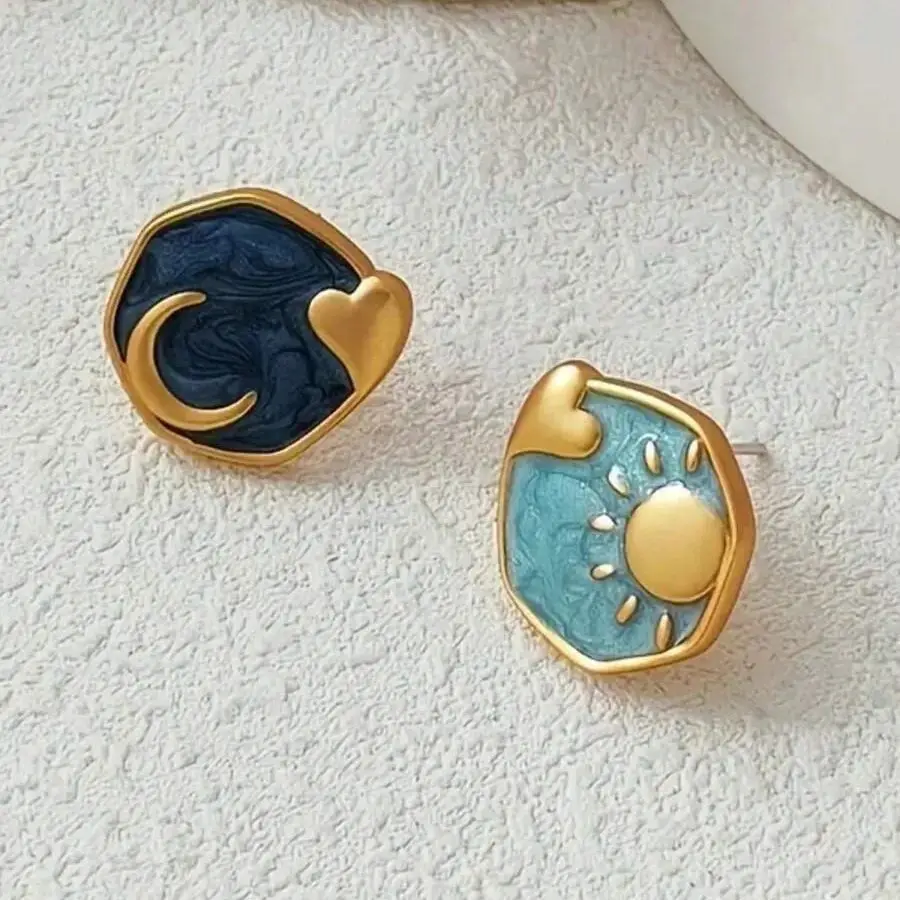 Cute Sun Moon Pattern Two Colors Tiny  Epoxy Stud Earrings For Women Chic Design Deep Blue And Light Blue Color Posting Earrings