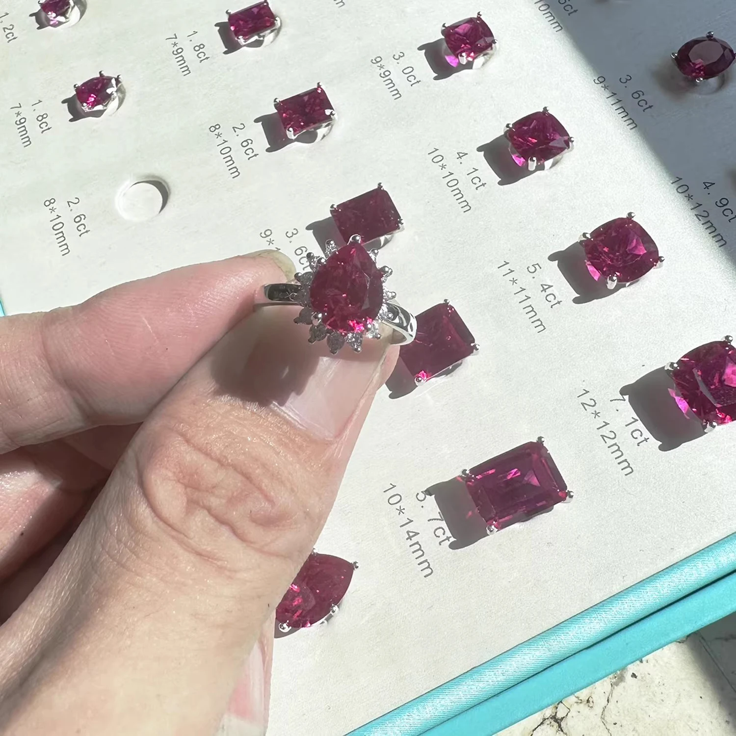 Hot Sale 10 Shape Custom White Cubic Zirconia Stone Loose Ring Size Reference Diamond Carat Size Chart for Jewelry Store