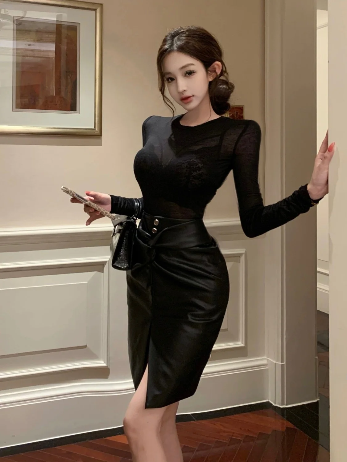 

Sexy Two-Piece Set High Waist Bodycon Skirt And T-Shirt Base Micro-Perforated Women's Fashion Autumn Winter New Arrivals
