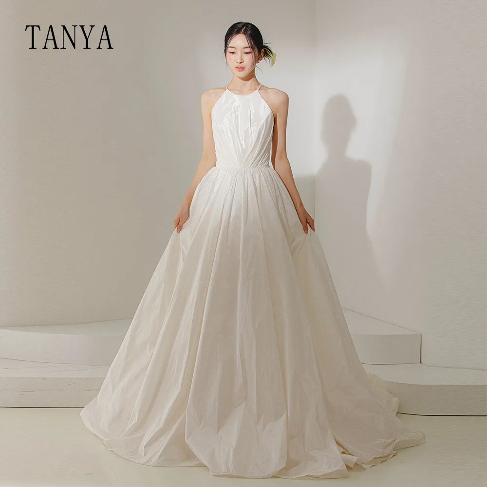 Simple Halter Neck Taffeta Wedding Dresses A Line Sleeveless Sweep Train Lace Up Back Bridal Gown Chic TSWD101