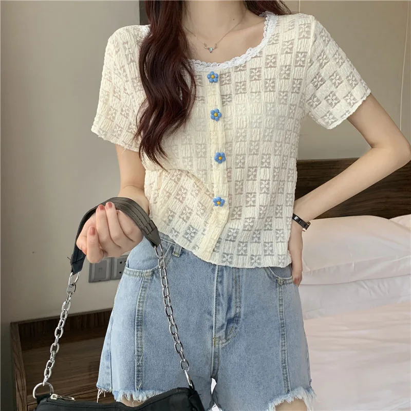 Boring Honey Sweet Style Flower Button Short Sleeves Tops Women Fashion Lace Show Thin Brief Single-Breasted Women's T-Shirt