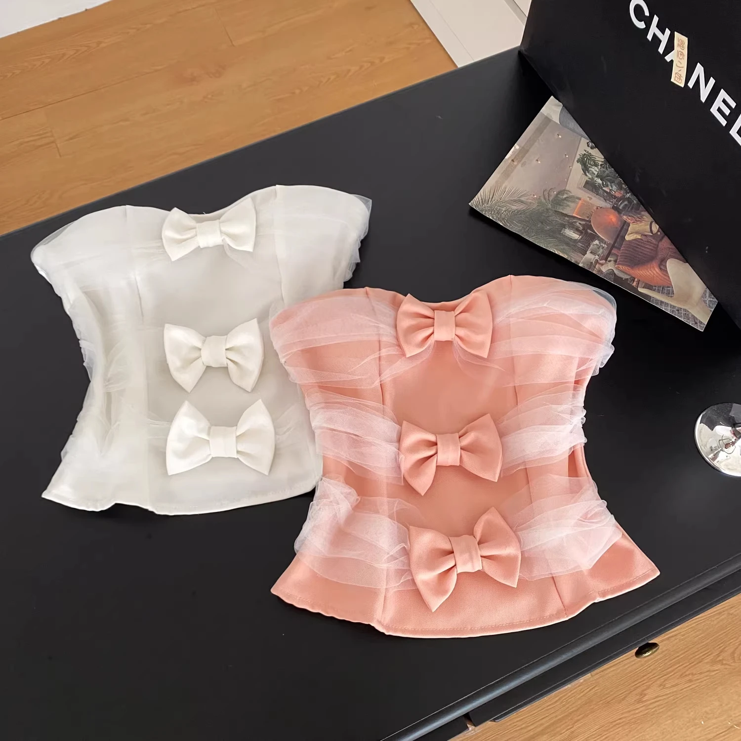 

Женский топ без рукавов с милым бантом и эластичной спинкой, без бретелек, женская милая шикарная блузка, модель WA437