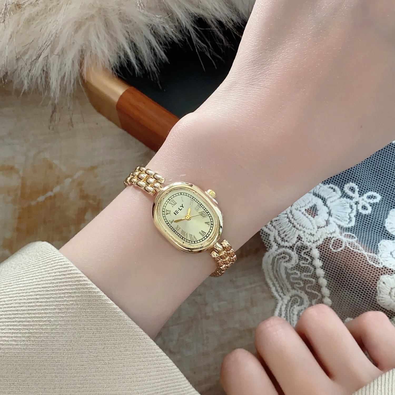 Women Watches Top Brand Luxury Wristwatches Ladies Fashion Gold  Bracelet Watch Female Elegant Clock Women montre femme