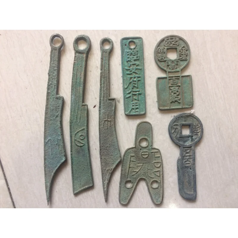 10pcs Randomly send Old China Bronze fengshui Collect ancient knife-shaped coin Money Coins metal crafts