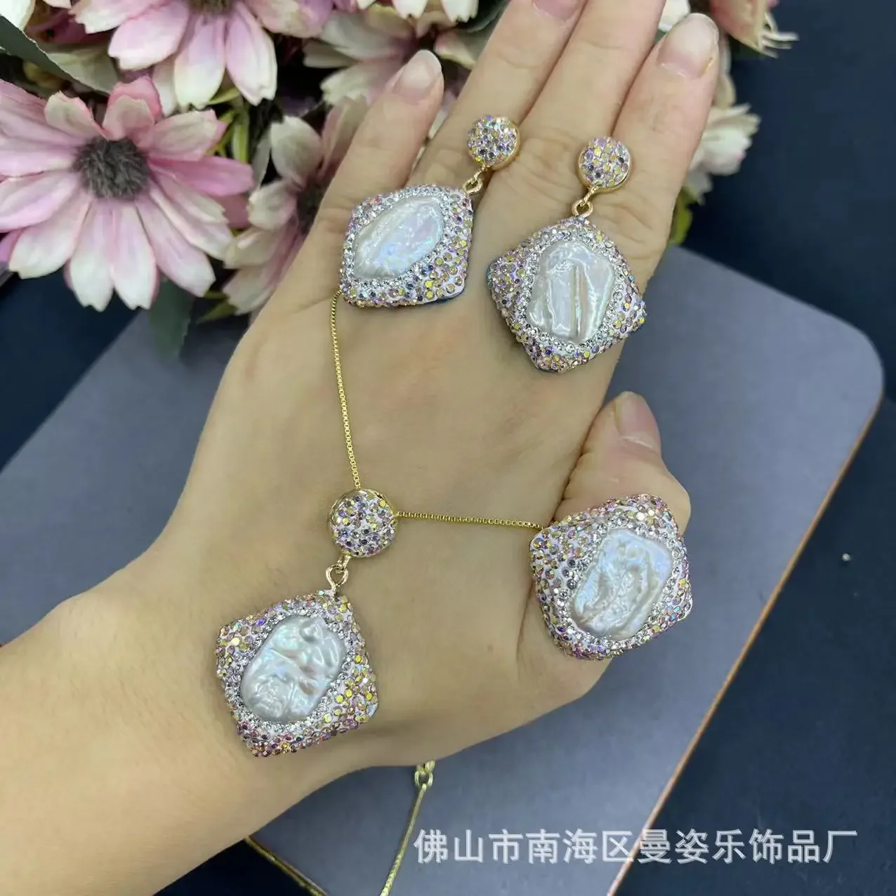 Square Baroque Pearl Jewelry Set Pottery Clay Inlaid Three-piece Set Medieval Natural Jewelry Source Wholesale