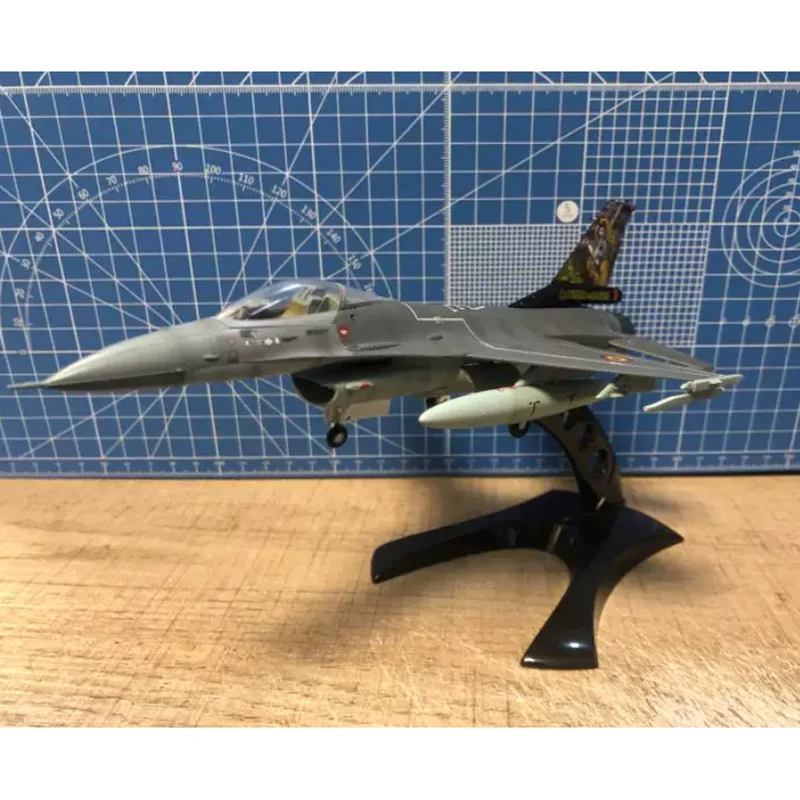 

1/72 Scale American F-16A F16A Fighter Jet Alloy Aircraft Model Collection Decoration Ornament Toy
