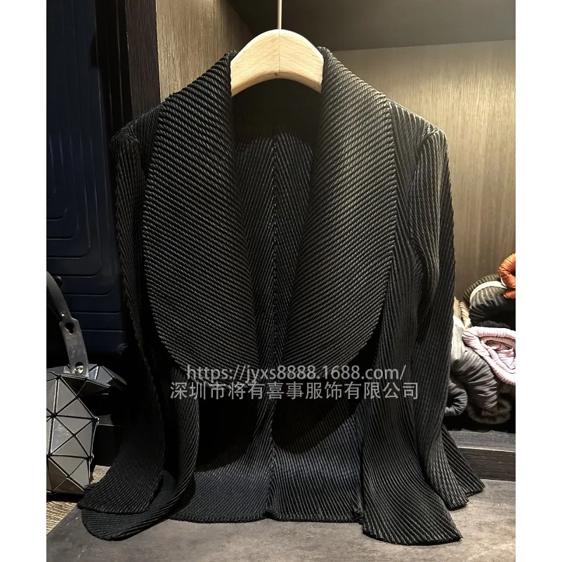 سترة مياكي ذات ثنيات لخريف 2025 سترة جديدة راقية ذات ثنيات متينة وطية صدر كبيرة رفيعة مقاس كبير سترة صوفية فضفاضة متعددة الاستخدامات للركاب #6