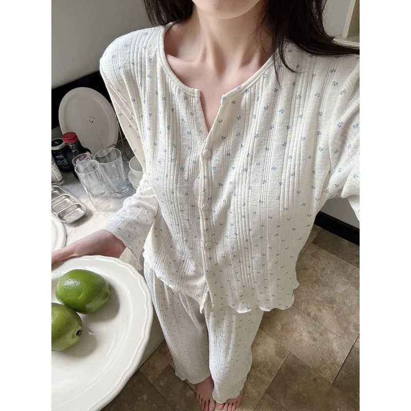 2025 nuevo estilo de las mujeres de otoño e invierno pantalones de manga larga con almohadillas para el pecho elástico dulce Floral suelto grueso conjunto de ropa de casa