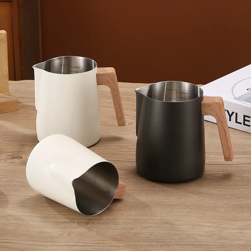 إبريق مزبد حليب القهوة 304 من الفولاذ المقاوم للصدأ مقياس دقيق مضاد للحرق مقبض الحبوب الخشبية أدوات القهوة الاحترافية #3