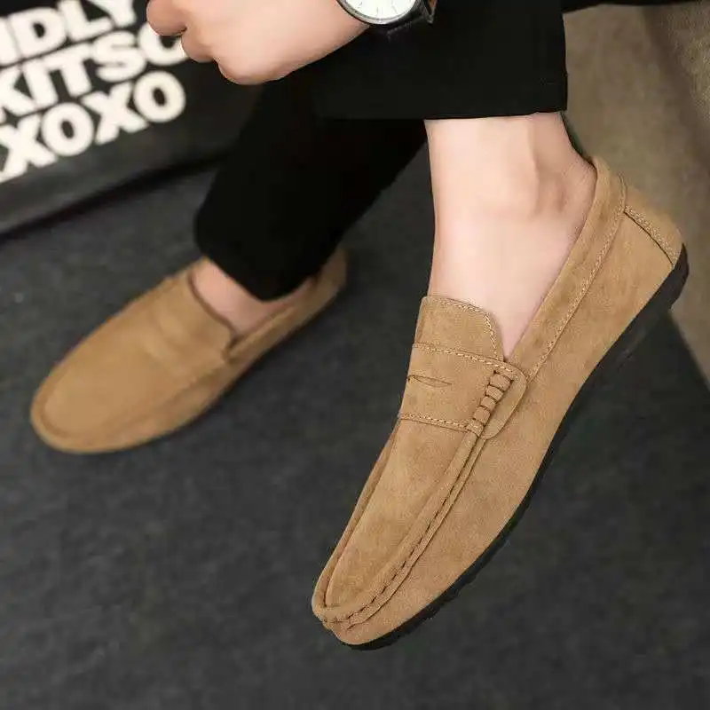 Fashionable versatile lightweight breathable men's shoes outdoor activities featuring youthful style suitable driving shopping