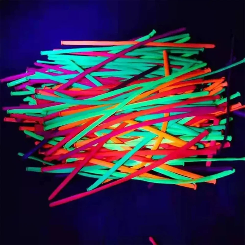 100pcs Neon Glow Long Twisting Balloons Blacklight Reactive fluorescente Ballon per animali palloncino fai da te Twisting Glow Party Decor