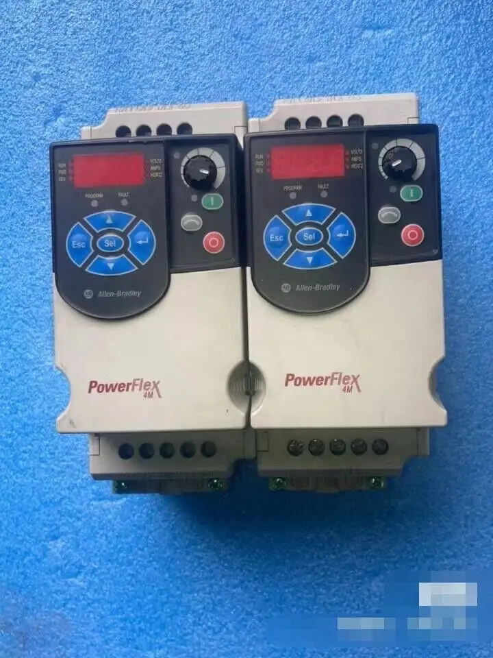 

1 шт. бывший в употреблении инвертор 22F-A2P5N103 протестированный # V6CL CH