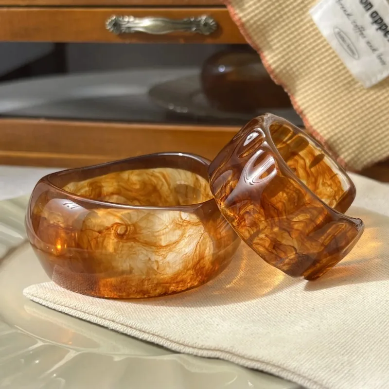 Vintage Amber Color Geometric Irregular Wide Resin Bracelet Brown Irregular Chunky Thick Big Bangle Jewelry For Women Jewelry