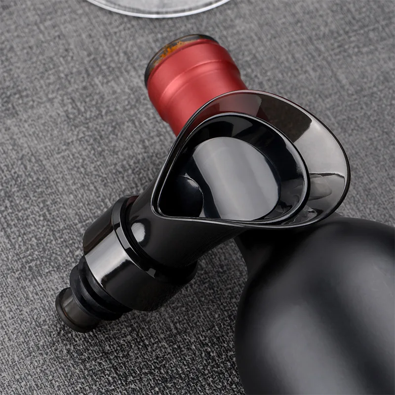 Petal-shaped red wine bottle stopper pourer universal wine bottle spout storage wine sealing freshness two-in-one closure cap