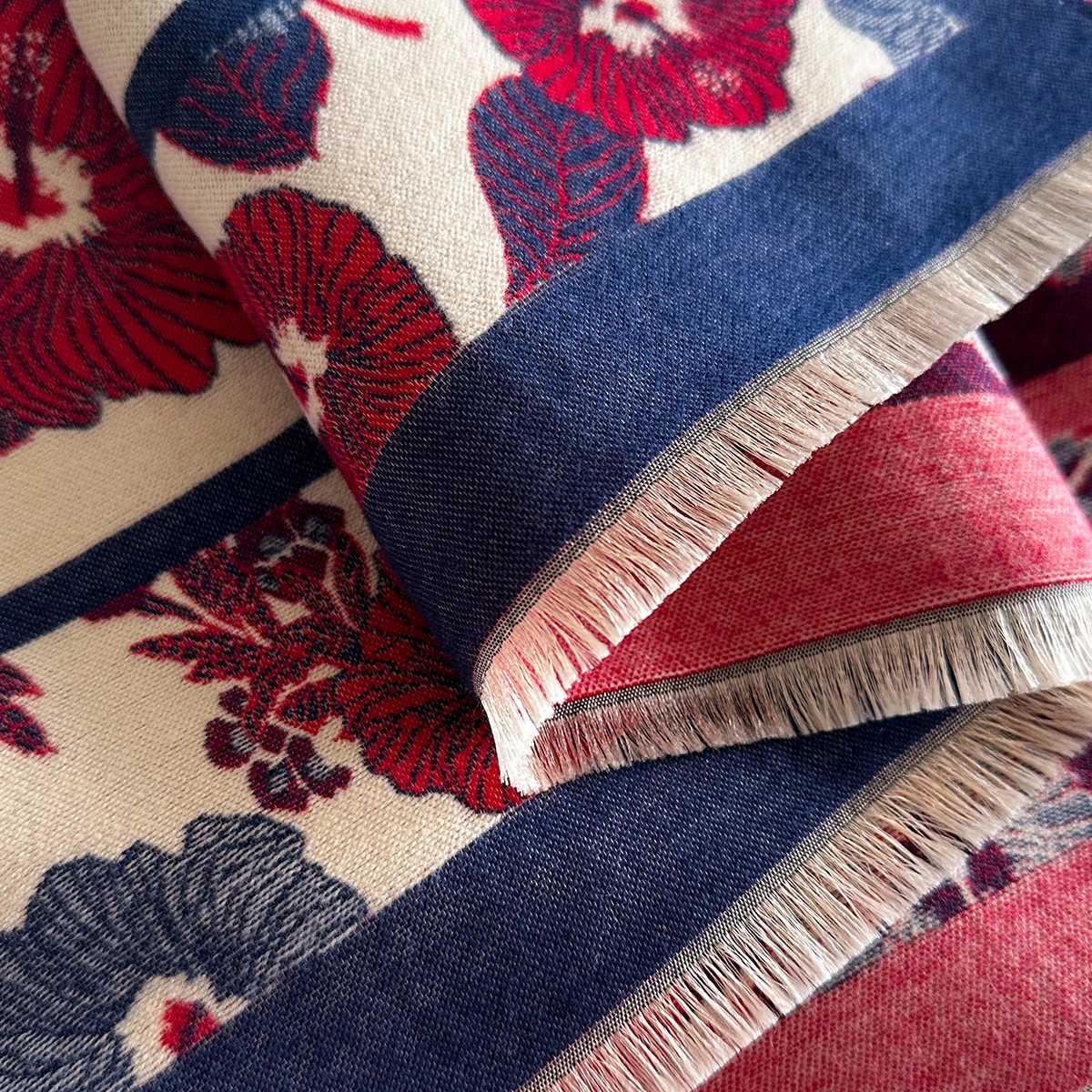 Warmer Schal aus Kaschmirimitat für Damen, Umhang im Ethno-Stil, modische Schals, Blumendruck, kältebeständiger und winddichter Schal – Detail 3