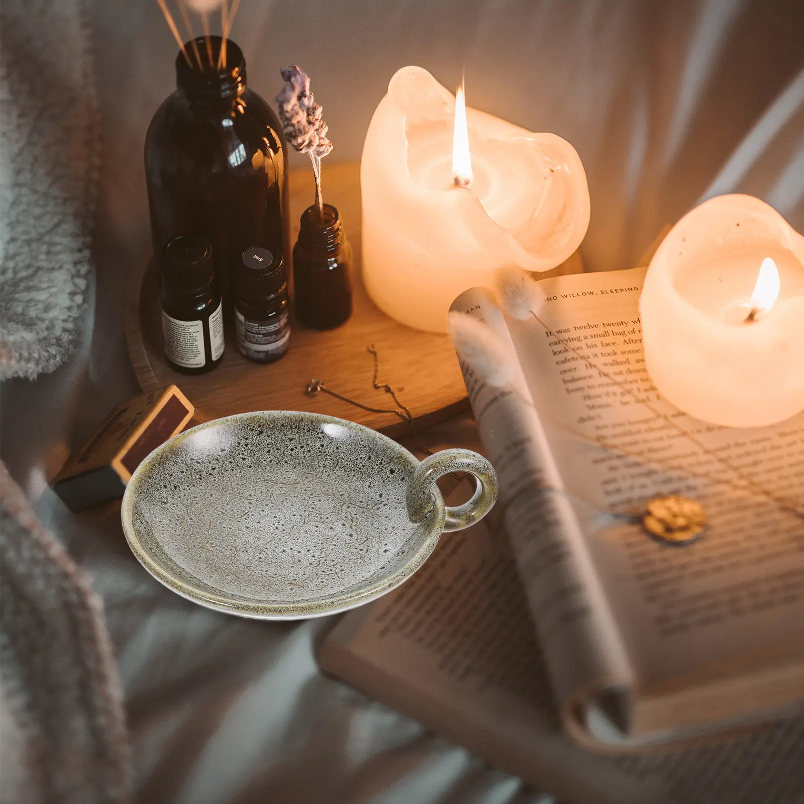 

Набор из 2 керамических подставок-тарелок: минималистичный ретро-дизайн, элегантный настольный поднос для домашнего декора, сервировки обеденного стола и оформления вечеринок