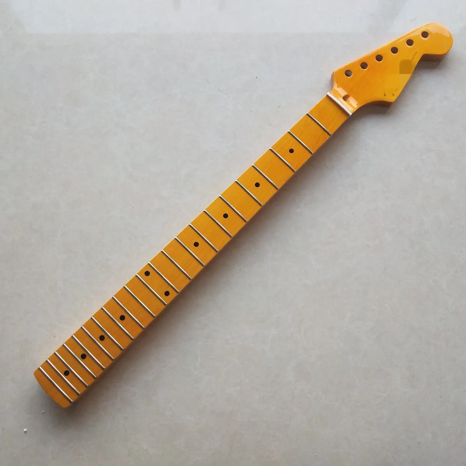 Maple DIY parts Yellow Electric Guitar Neck 22 Frets 25.5inch Maple Fingerboard