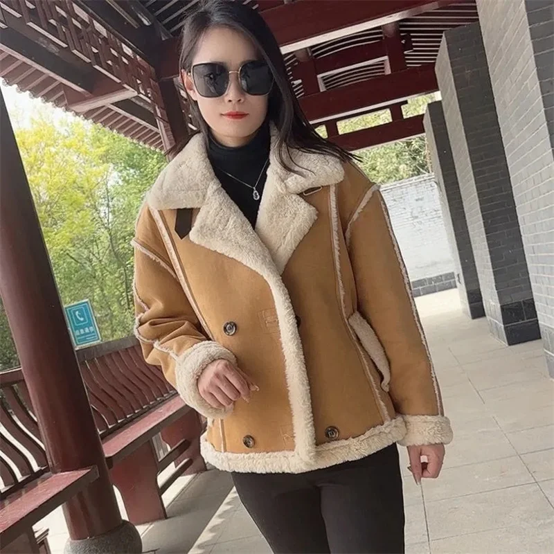 Damski płaszcz ze sztucznego futra z zamszu na rok 2025, dwustronne krótkie kurtki z aksamitu, jesienno-zimowe ciepłe kurtki z klapami, odzież wierzchnia w stylu motocyklowym dla kobiet.