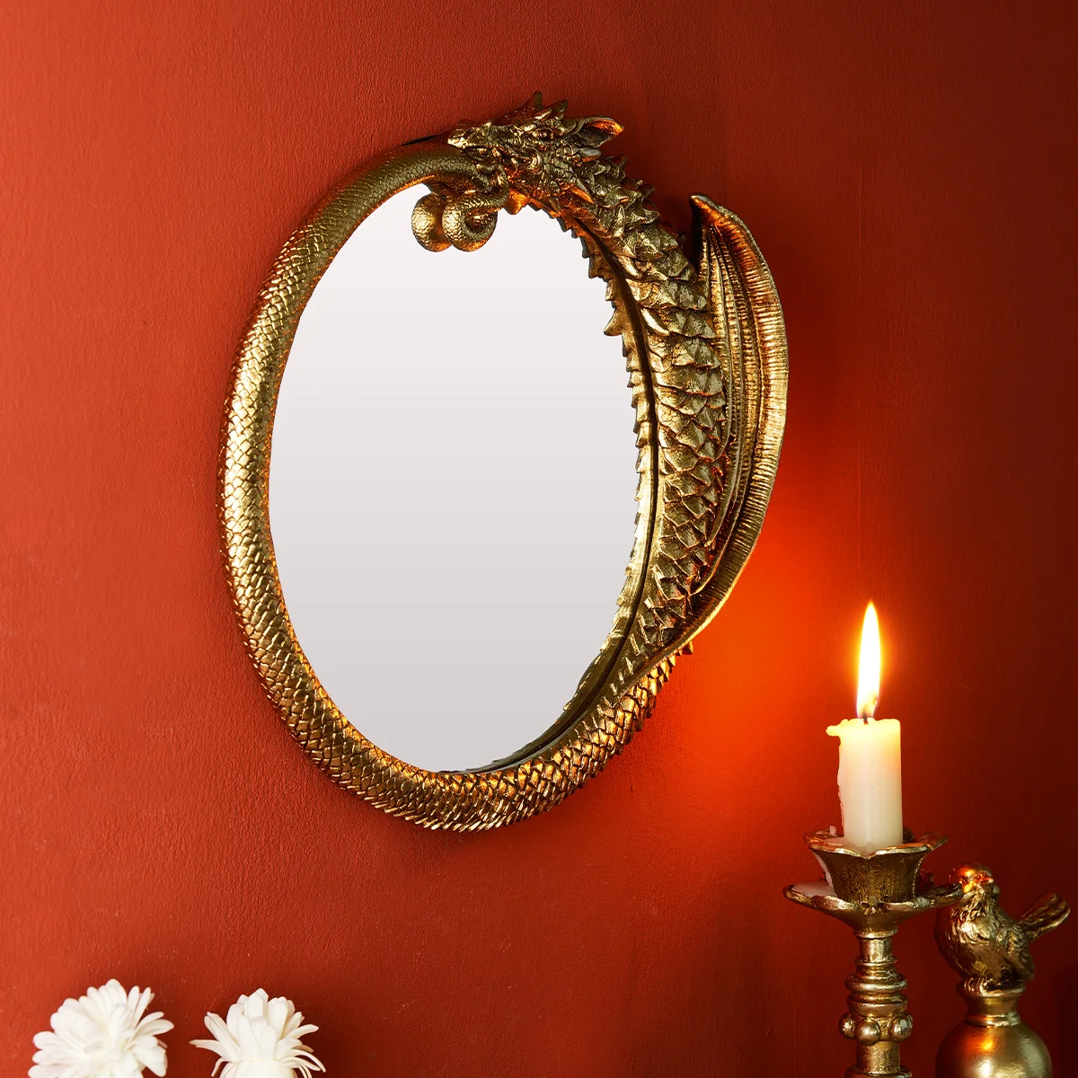 1PC, made of golden resin, with a flying dragon shape and clearly visible scales, suitable for room and entrance hall decoration