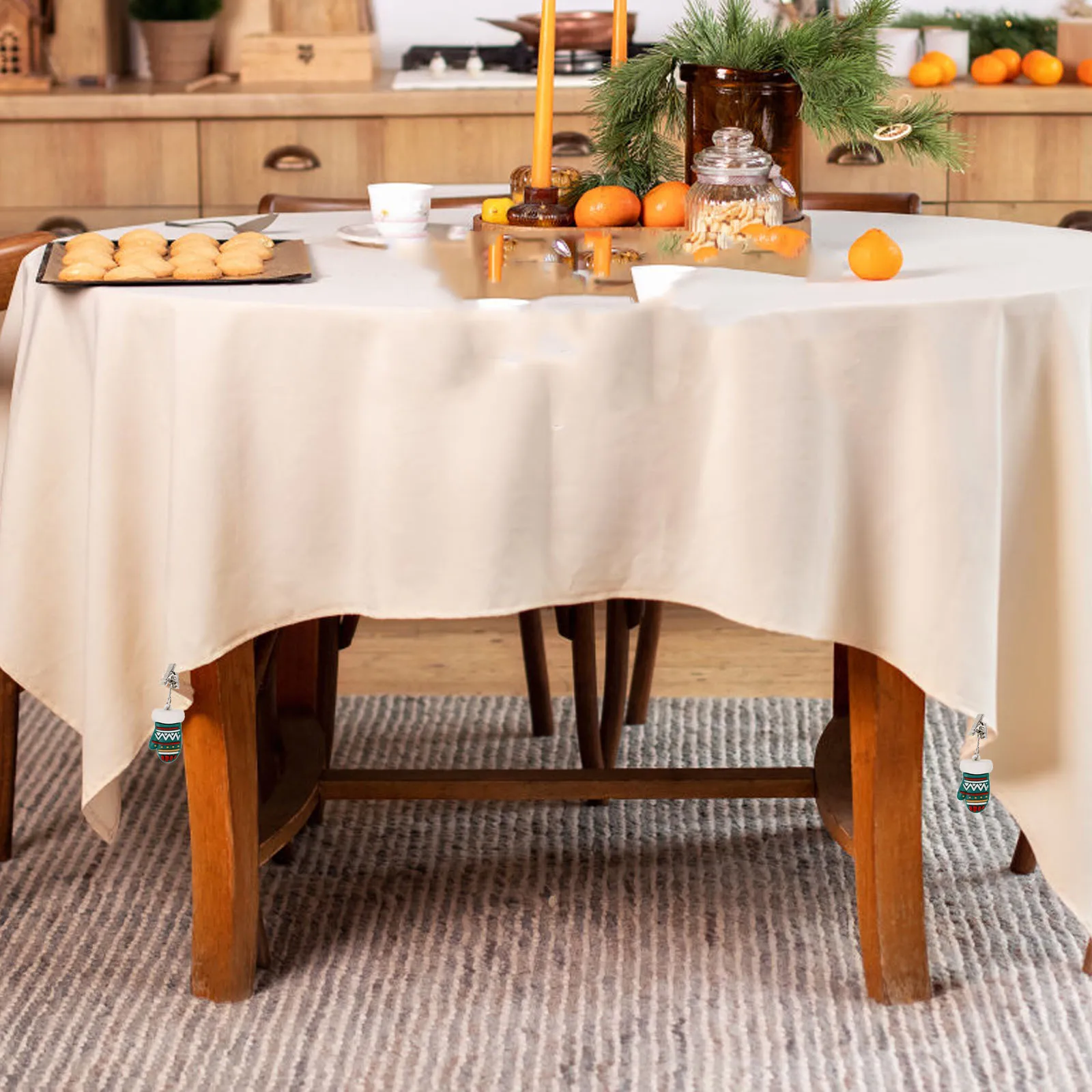 

4Pcs Tablecloth Clips Creative Iron Polyethylene Decorative Table Weights Outdoor Picnic Dining Banquet Cover