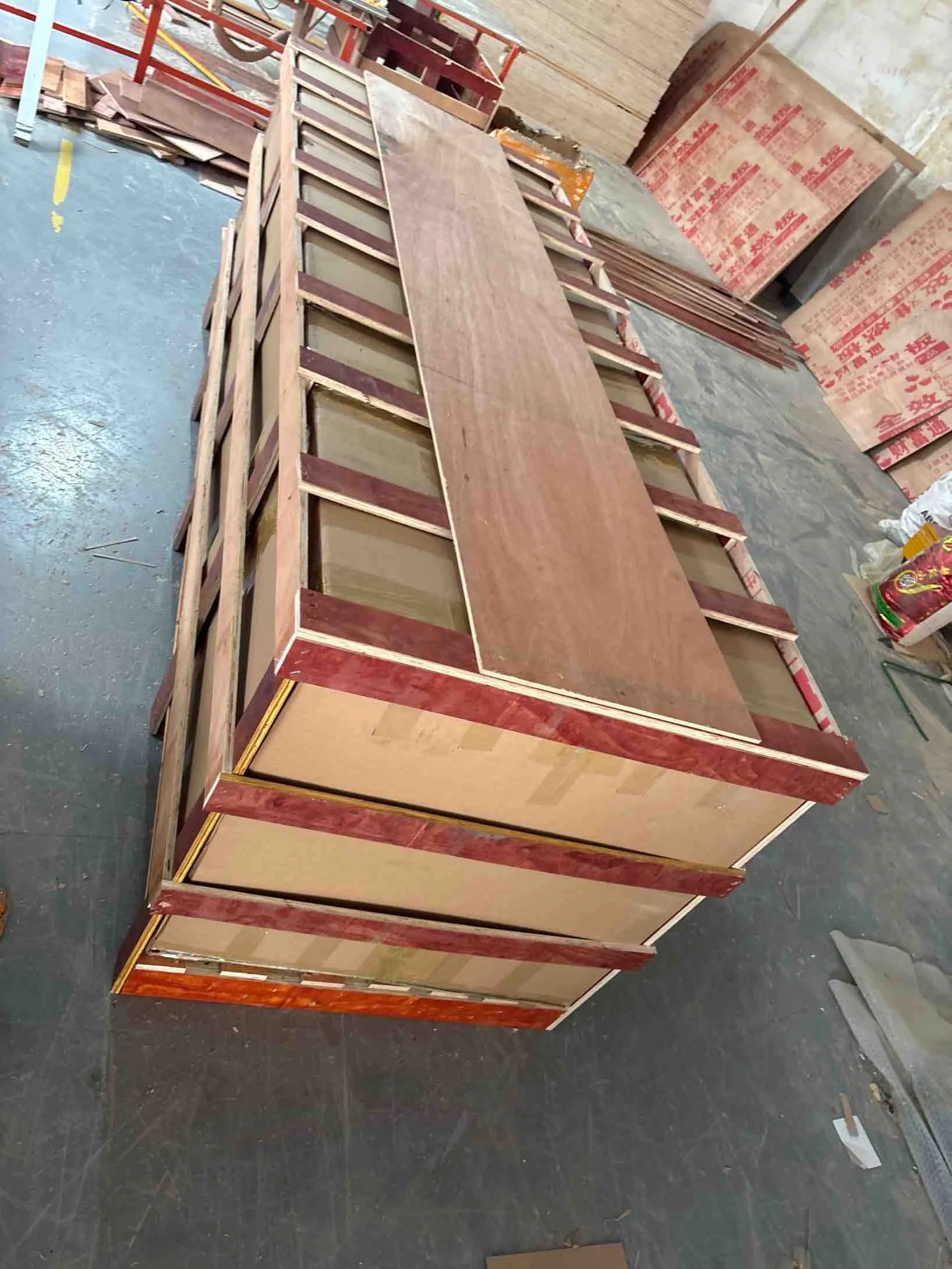 Wooden crates, wooden frames, freight charges
