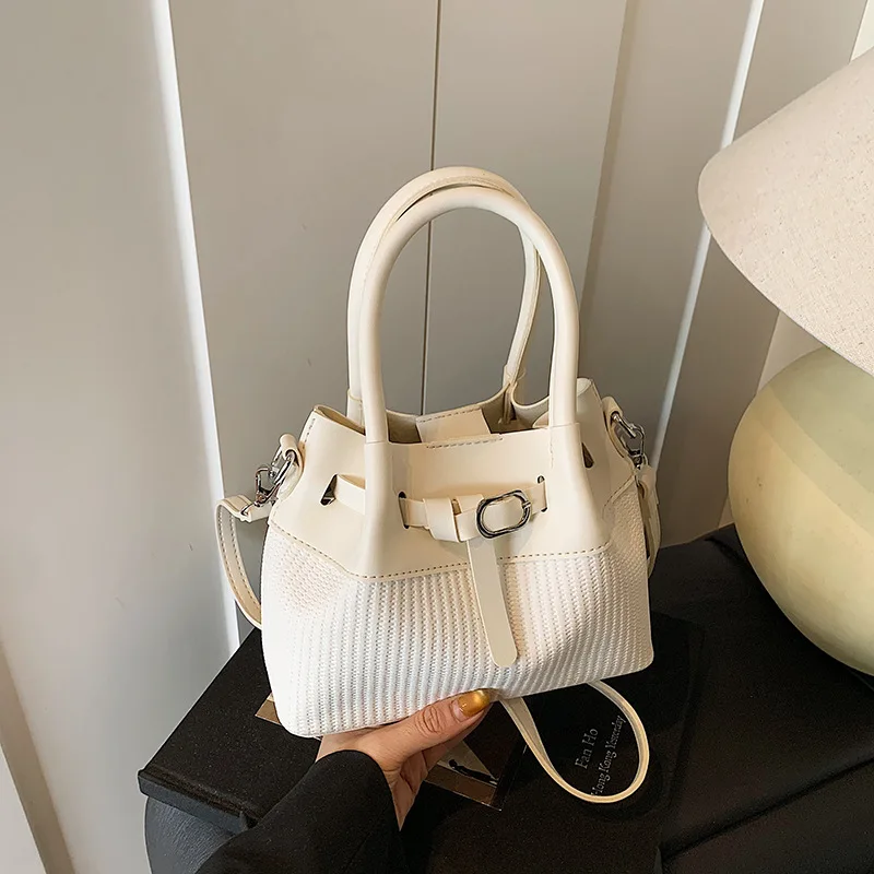 

2025 New High-end Shoulder Bag Women's Casual Commuter Handbag Fashion Woven Bag