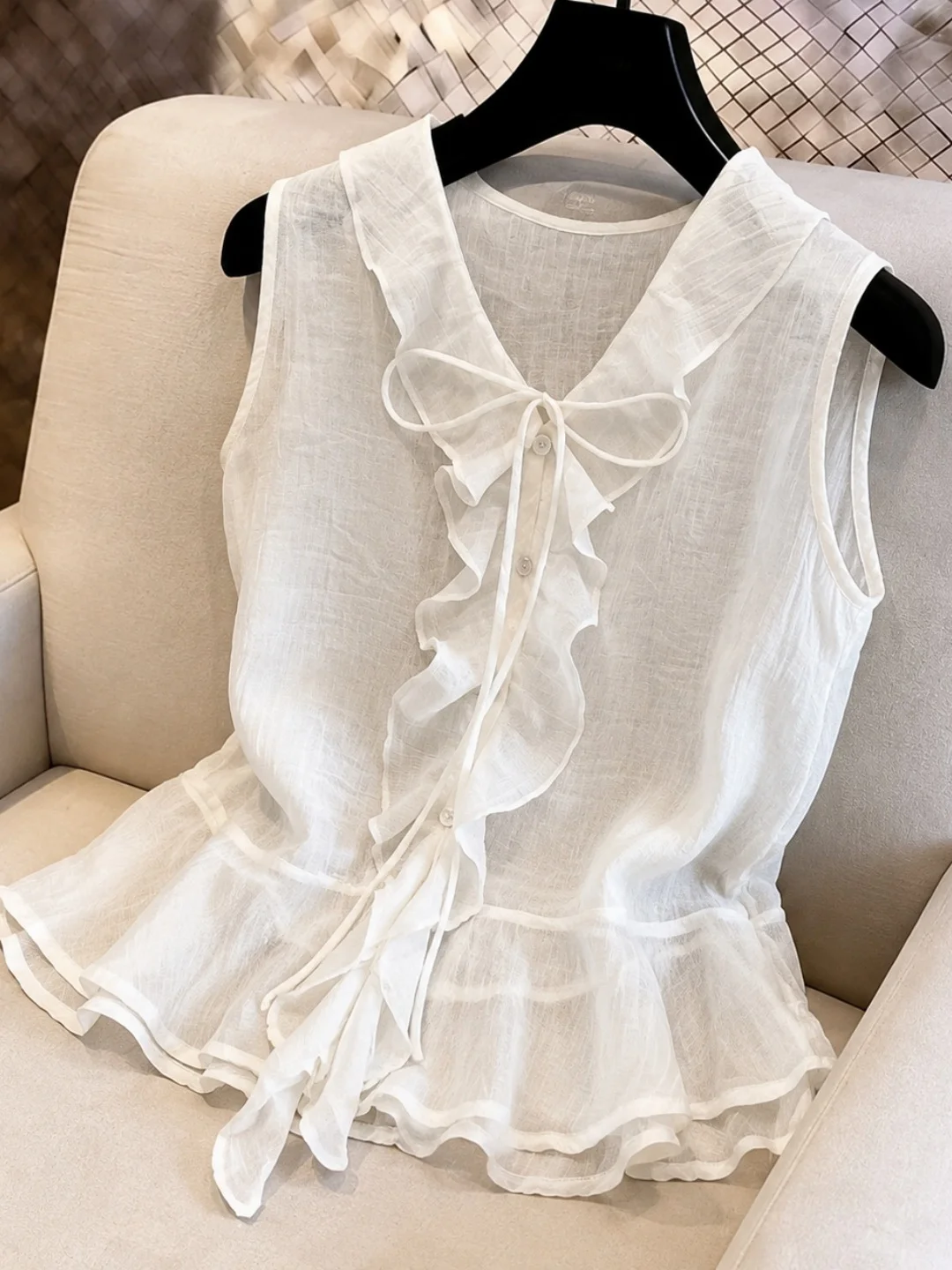 

2026 Summer Commute Fashionable Vest Sleeveless V-Neck Design Sensation Commuter Silk Top Korean Style Straight Cut Pure Color
