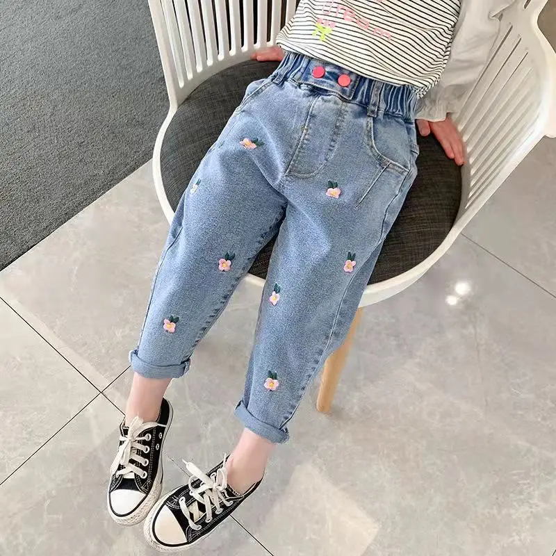 Girls  jeans spring and autumn wear new style loose and thin spring children\'s embroidered jeans for girls baby pants2-7Y