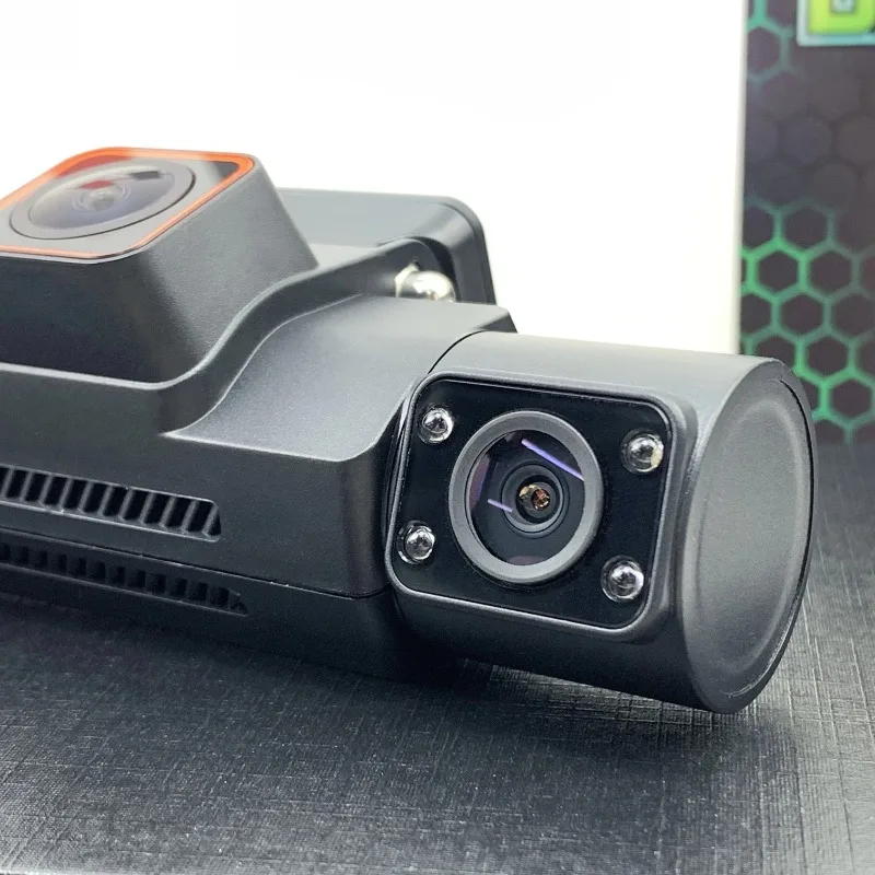4K New Driving Recorder with High-definition Reverse Image and 3 Lenses, Connected by Mobile Phone, in Car with 3 Lenses