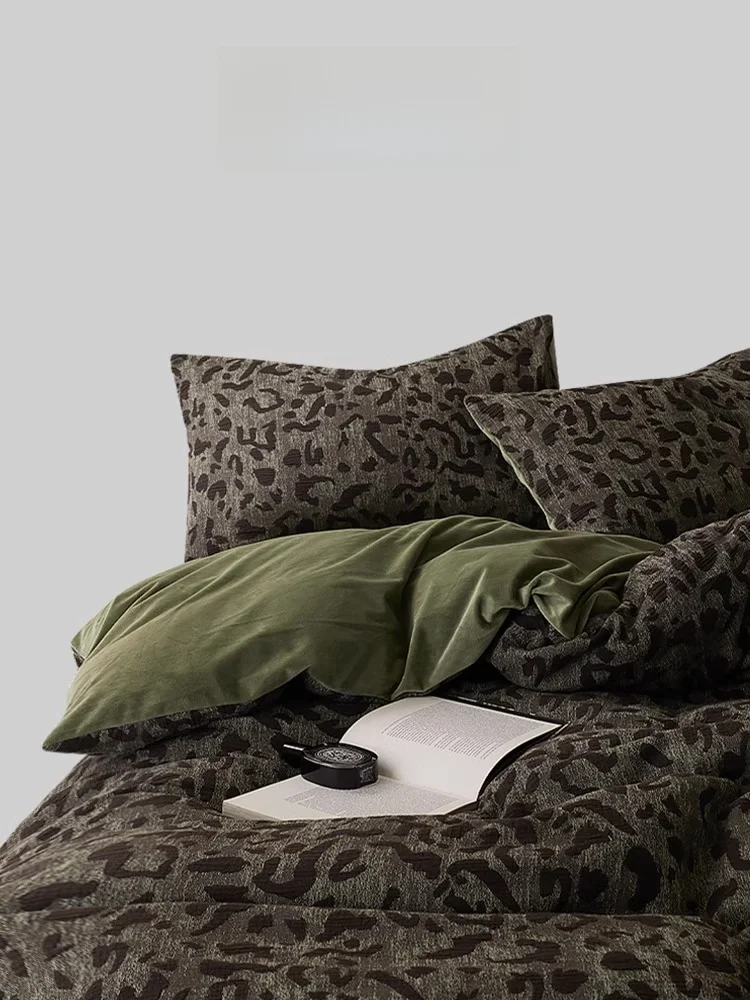 Thiened Pure Cotton Flannel Bedding Set Bla Air Leopard Print Bed eet Cover Quilt Cover Ins Sle Four-Piece Bedding Set