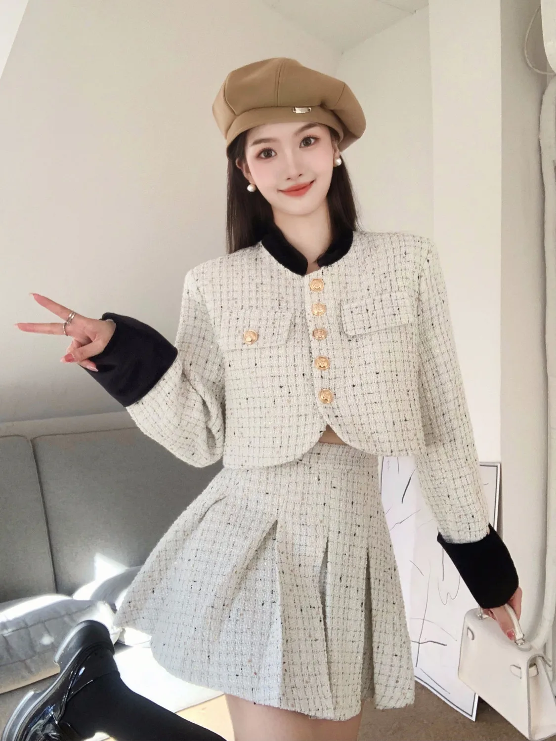 High-end Sense Tweed Women's Suit Jacket Skirt Spring and Autumn 2023 Fashion Short Long Sleeve Coat Pleated  Two-piece Set