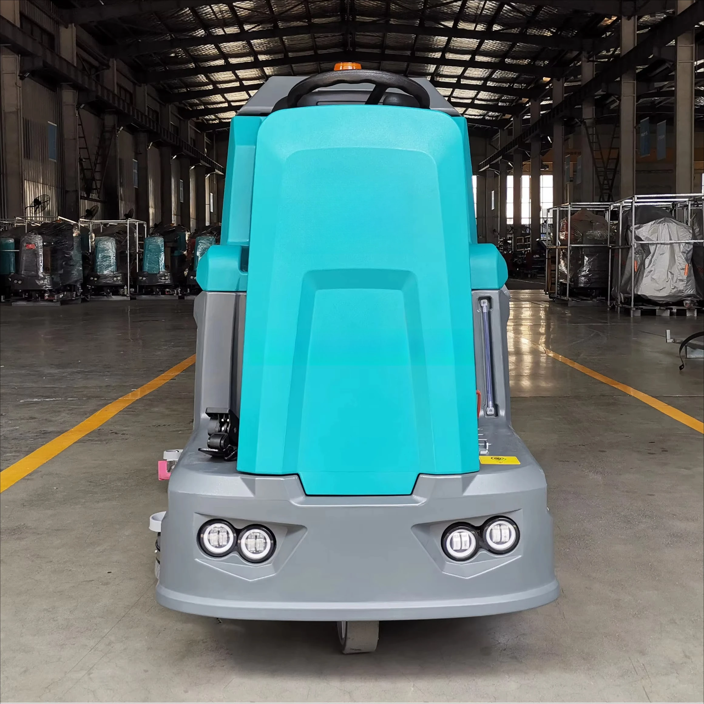 KW-1050 معدات التنظيف الصناعية غسالة الأرضيات ركوب كبير على آلة تنظيف الأرضيات لغسل أرضيات البلاط