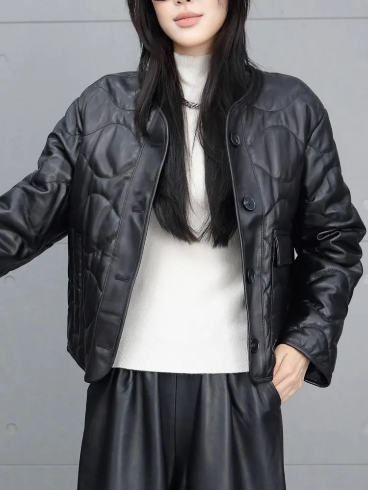 冬のファッションレディースシングルブレストルーズOネックシープスキン本革ジャケットダウンコート保温長袖ショートスタイル