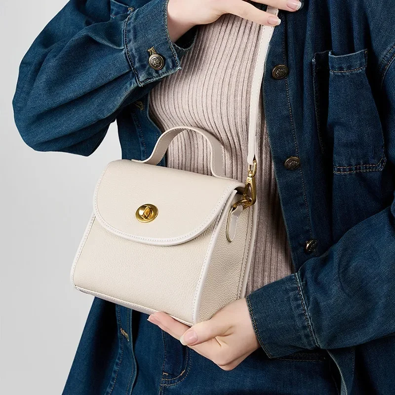 

Casual and Minimalist Leather Women's Retro Brown Small Square Bag, Luxurious and High-end Single Shoulder Crossbody Bag