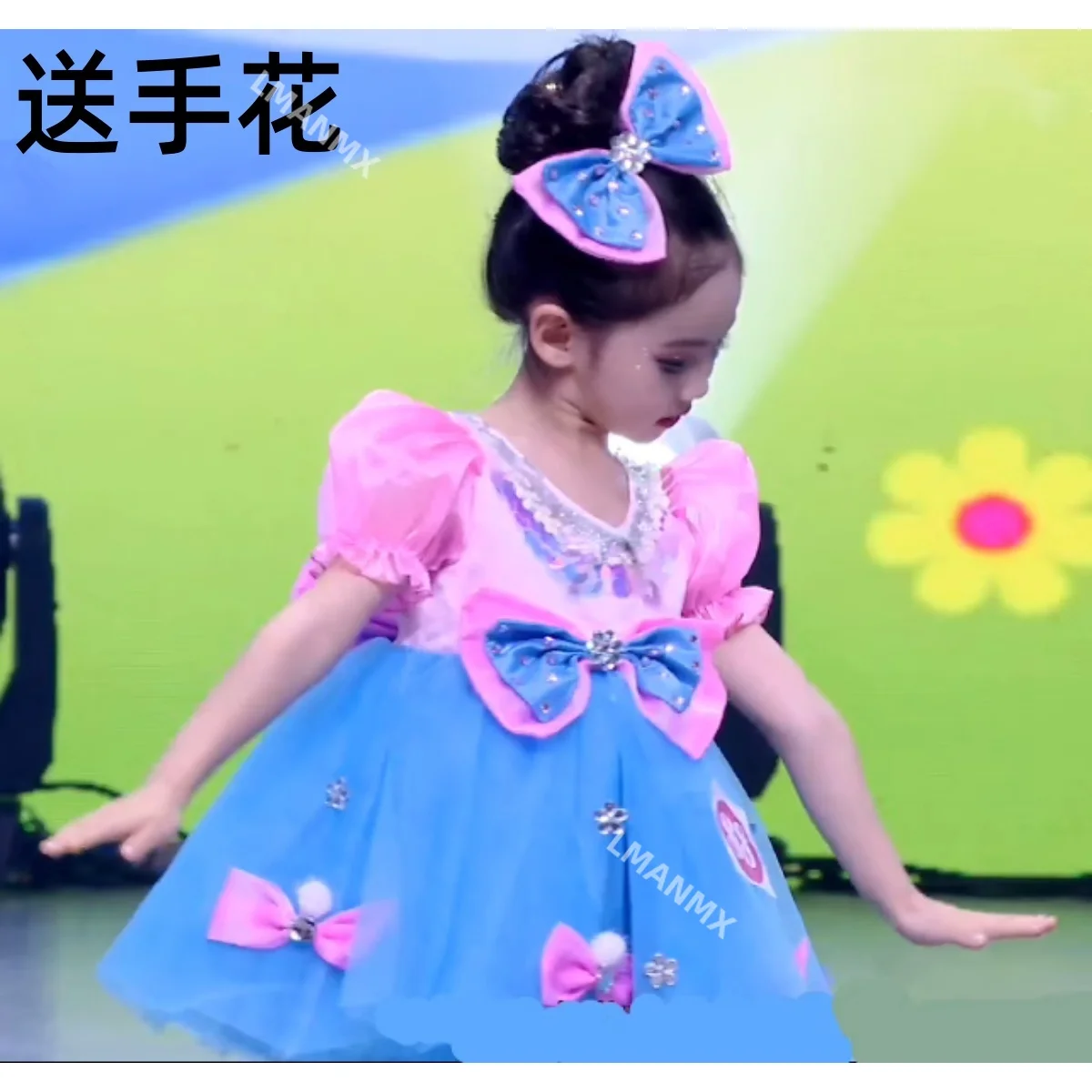 

Cute children's fluffy chiffon dress with pink and blue sequins dance dress