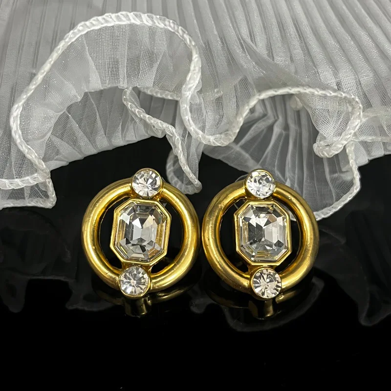 Retro palace style round hollow earrings golden noble earrings  ear clip design pendientes pequeños