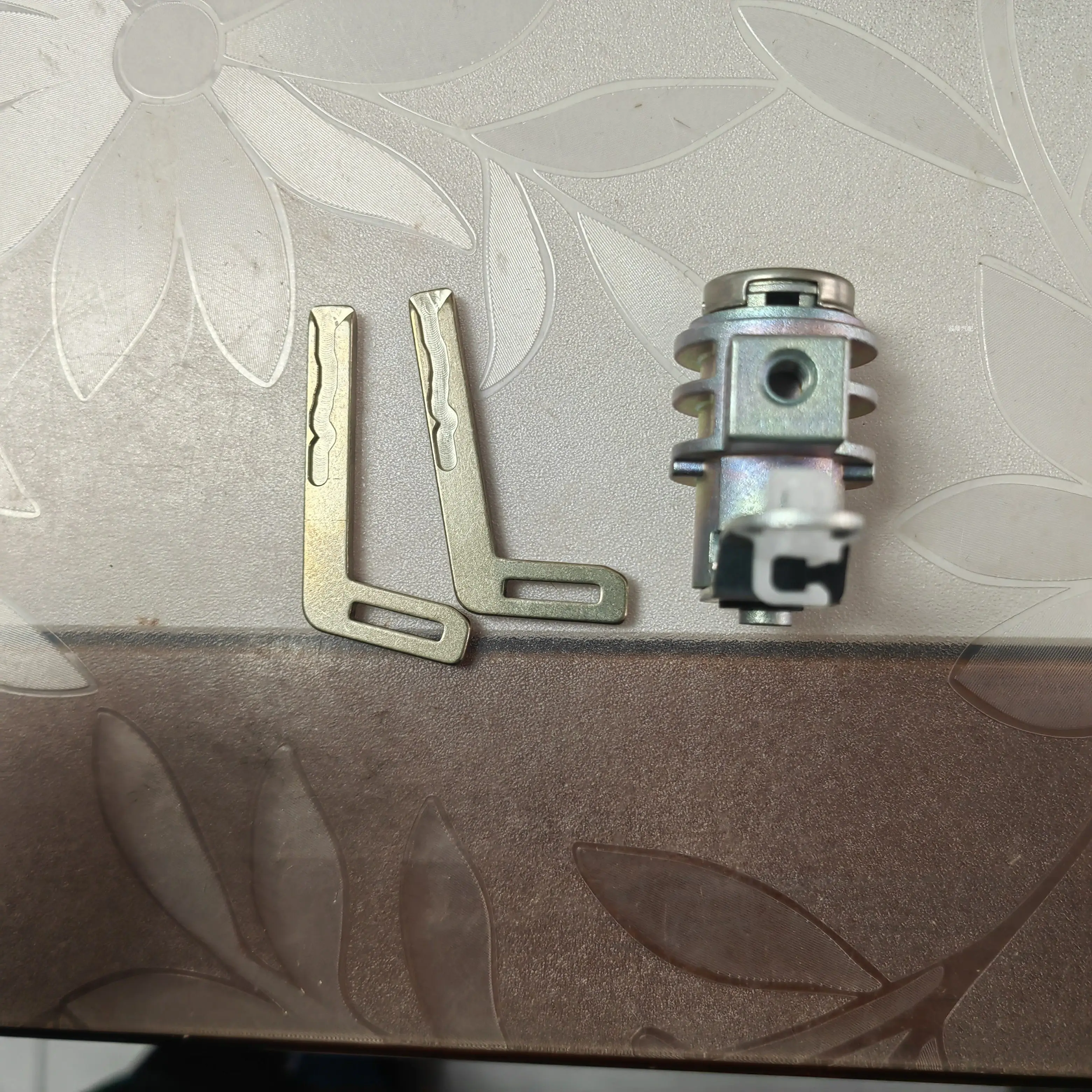 For ChangAn Deep Blue S07 Original factory front door lock cylinder with mechanical key