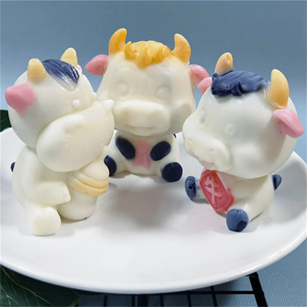 Calf Ice Silicone Mold Candle Resin Mould For Cake Decoration DIY Scented Candle Ice Mold Baby Cow Fondant Chocolate Cake Mold