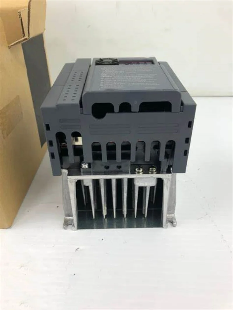 100% Originele Nieuwe FR-D720-070-N7 FR-A024-0.4K Omvormer 1 Jaar Garantie Snelle Verzending