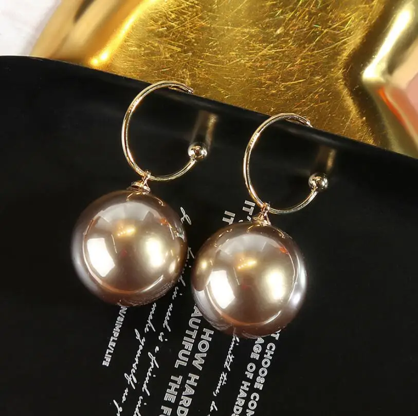 Women Elegant White/Black Pearls Statement Earrings Big Small Circle Round Metal Hoop Earrings Nightclub Jewelry